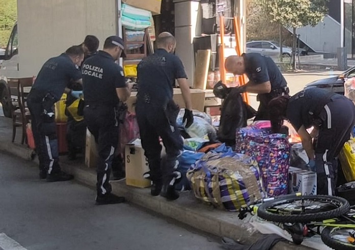 Bici rubate in partenza da Genova verso il Marocco, maxi carico scoperto grazie a una cimice nel manubrio
