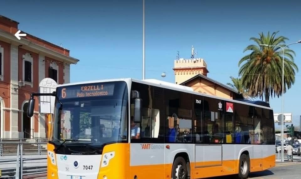 Amt, bus per gli Erzelli dimezzati. I lavoratori: "Controsenso chiedere di investire se poi mancano i collegamenti"