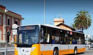 Amt, dimezzati i bus per i lavoratori degli Erzelli. I sindacati: "Controsenso chiedere di investire se poi mancano i collegamenti"
