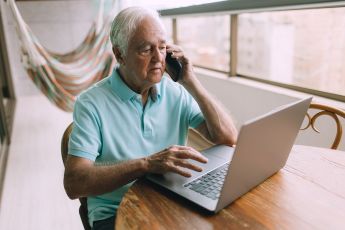Truffe informatiche, 935 casi in Liguria nel 2025: da settembre ecco i tutor digitali al servizio dei più anziani