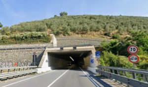 Scontro mortale fra un'auto e una moto a Chiusanico, vittima un 50enne di Imperia