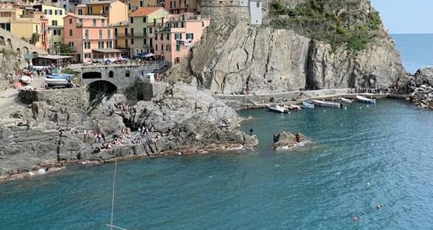 Turista muore dopo tuffo in mare, tragedia alle Cinque Terre