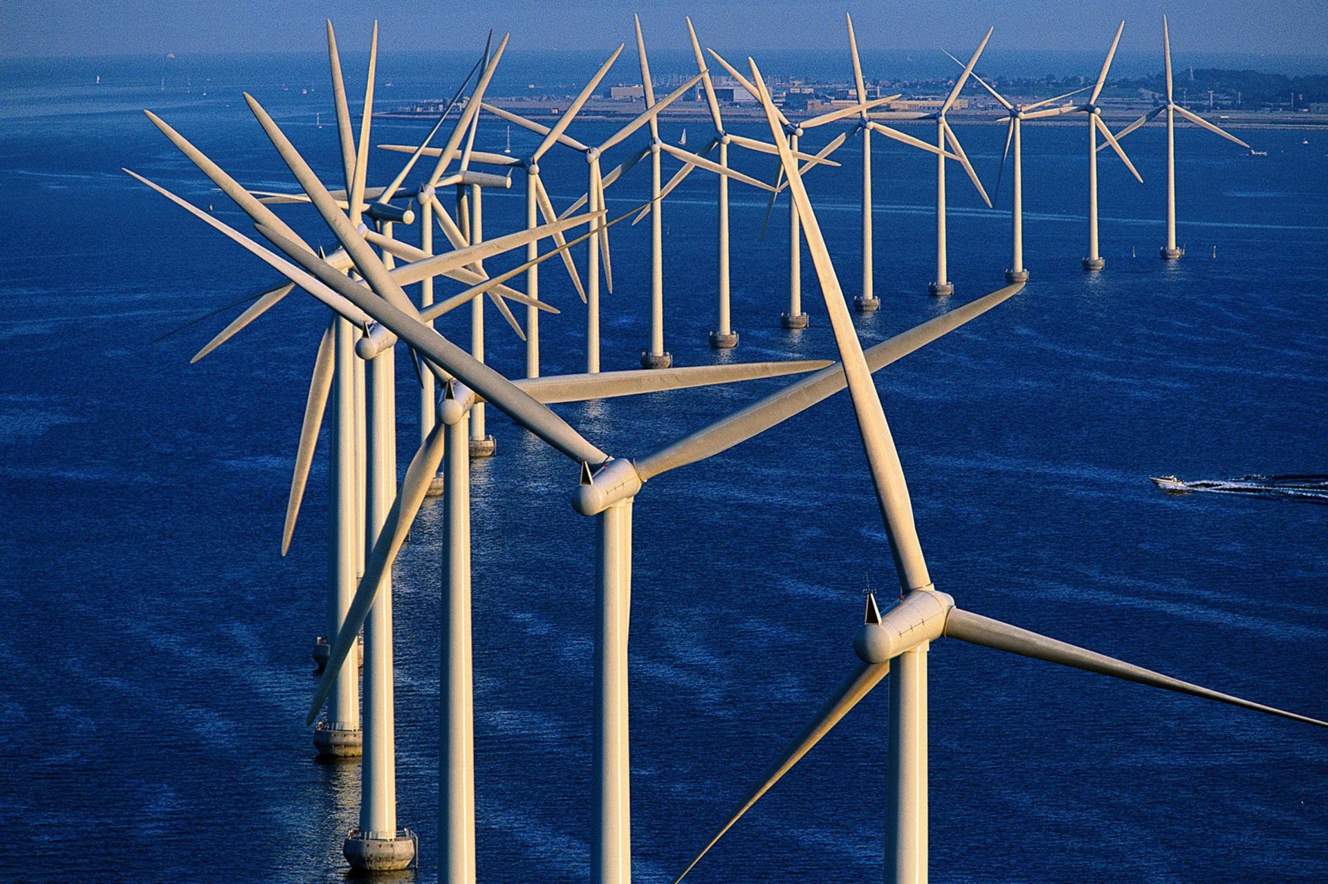 Cina, maxi-piano sulle rinnovabili: entro il 2030 obiettivo 3.500 GW di capacità
