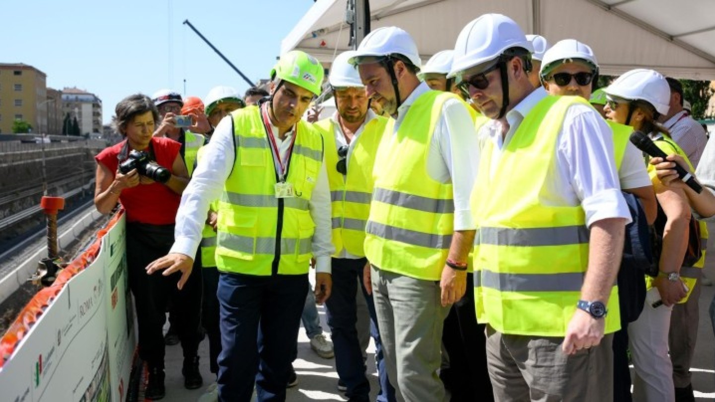 Trasporti, Salvini al Pigneto: sopralluogo al cantiere del nuovo nodo ferroviario