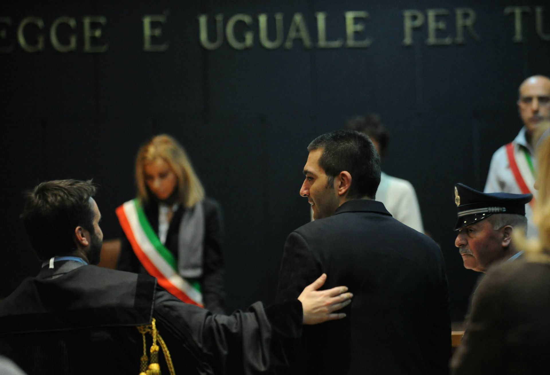 Dopo 10 anni di carcere per la morte del piccolo Alessandro Mathas, Antonio Rasero ottiene il primo permesso premio: 8 ore con madre e fratello