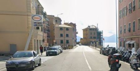 Pedone investito da un'auto a Quinto, via Murcarolo chiusa al traffico