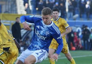 Genoa pronto a chiudere con il Como per Van der Brempt: rinforzo in arrivo per De Rossi