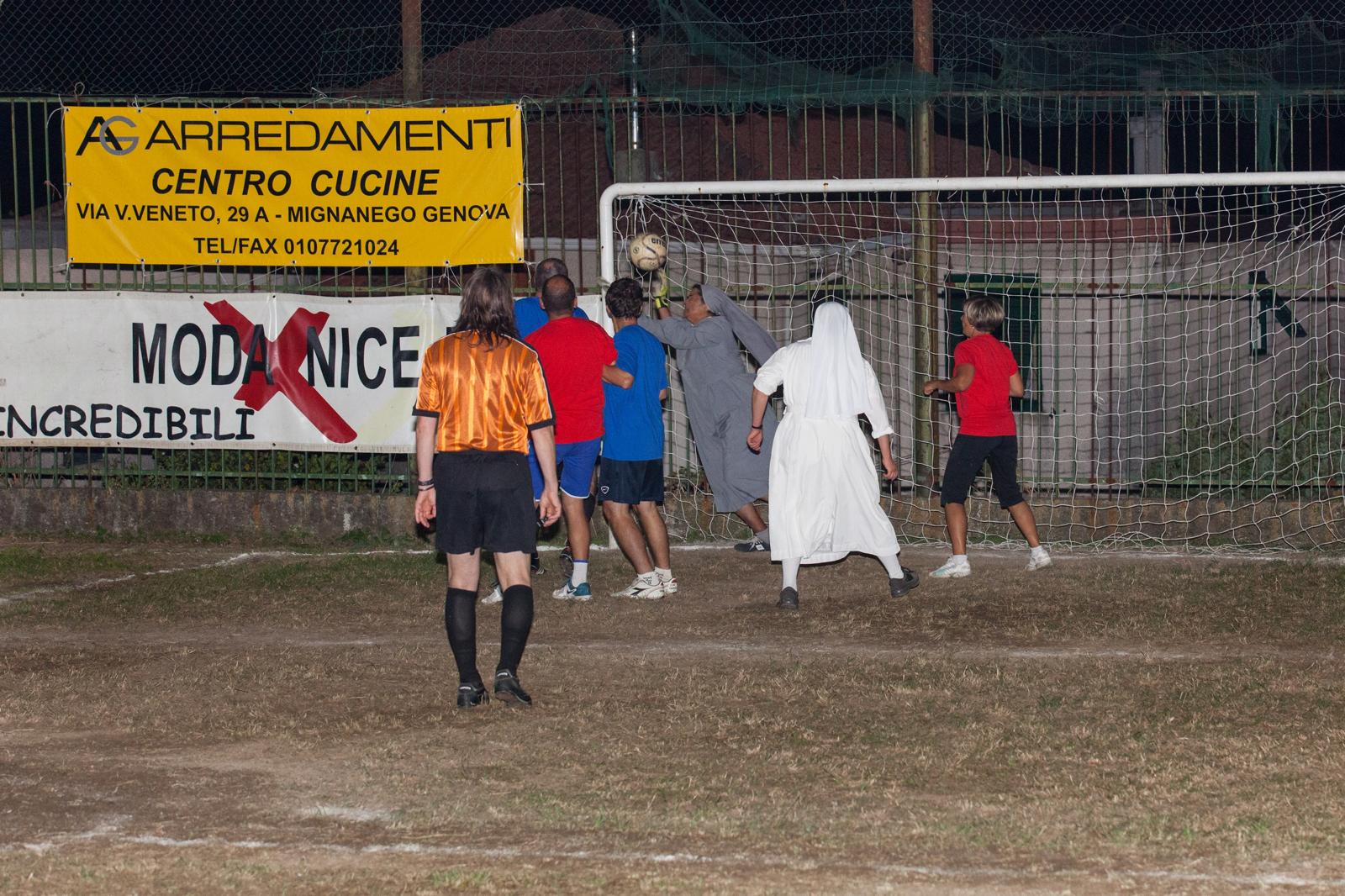 Mignanego, derby Stato contro Chiesa:  la provocazione del sindaco Malfatti: "Non venite in bus"