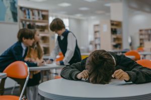 Dispersione scolastica, fenomeno in crescita anche in Liguria: oltre il 10% degli studenti abbandona 