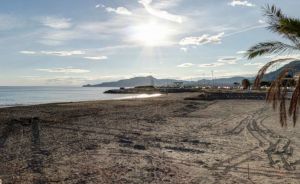 Malore mentre fa il bagno, uomo di 79 anni muore a Chiavari: altra tragedia in mare