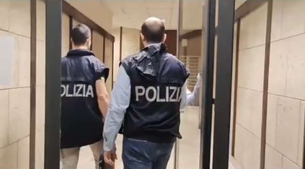 Genova Quarto, 43enne arrestato per spaccio: decisiva segnalazione su Youpol