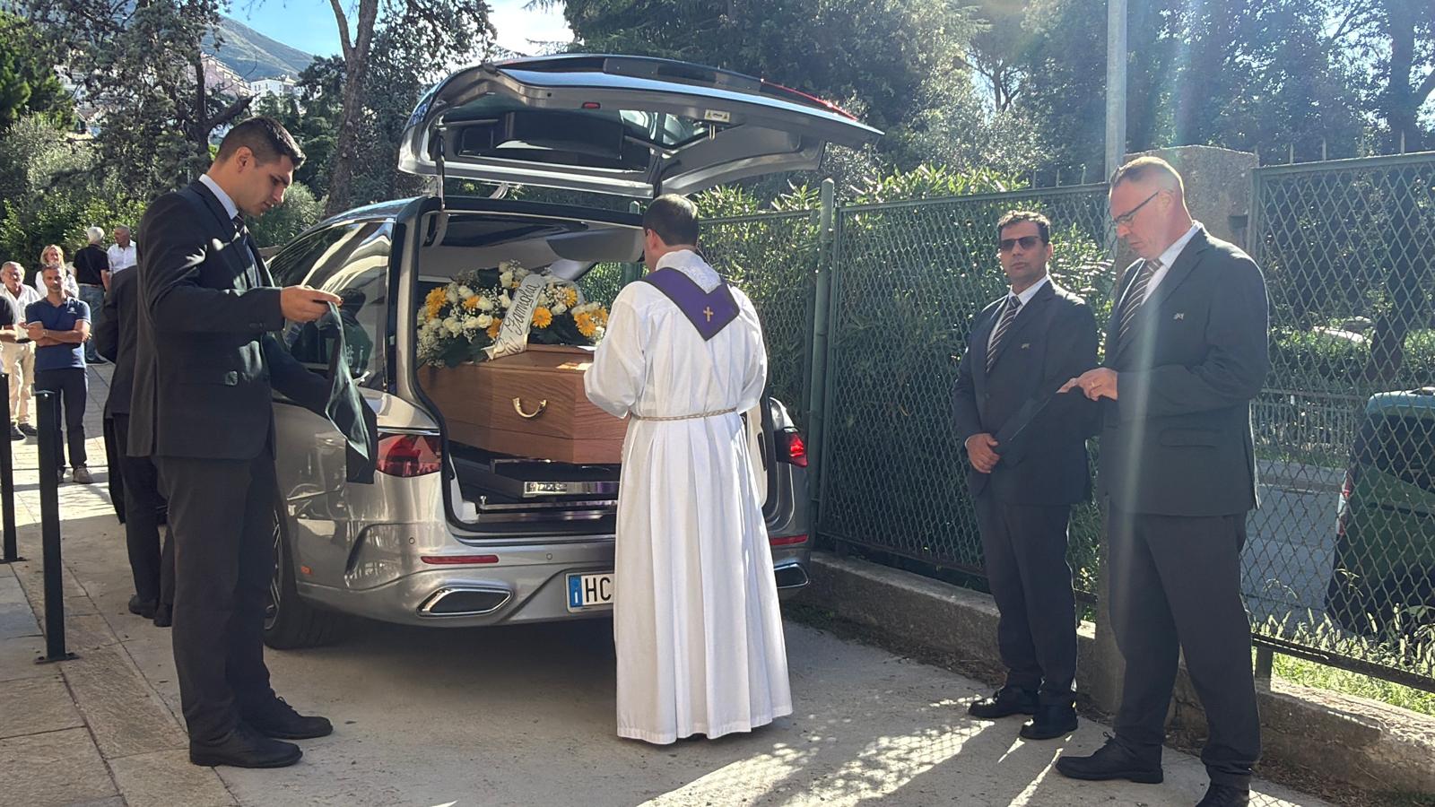 Addio a Daniele Callà, i funerali del ciclista travolto a Bogliasco