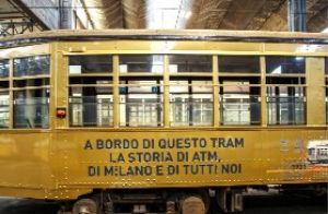 Milano: Atm celebra 95 anni di storia con tre tram d’oro trasformati in gallerie d’arte