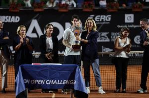Silvia Salis all'Aon Challenge: "Campo in cemento entro un anno"