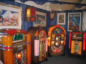 Benvenuti in Liguria: tutti nel jukebox, sul palco i cantanti che hanno fatto la storia della musica 