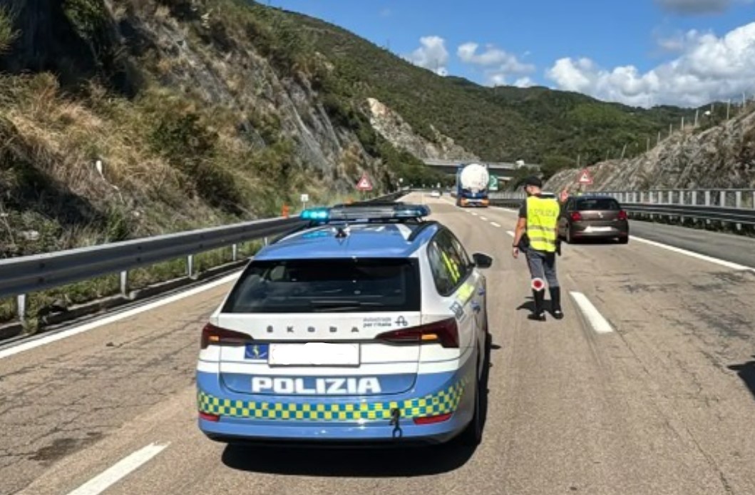 Arenzano, A10: tragico scontro, morto motociclista. Chiuso tratto verso Genova