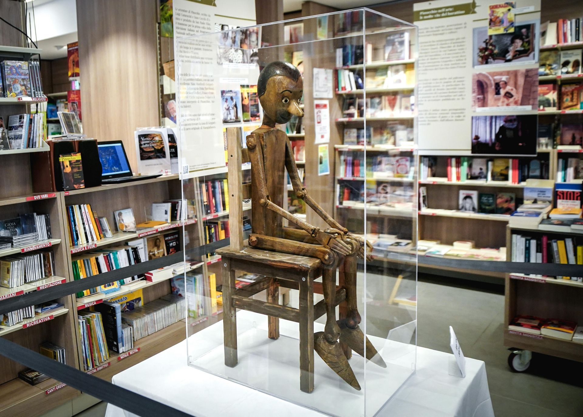Pinocchio a Genova: il burattino originale della serie tv di Comencini alla libreria San Paolo dal 28 al 30 settembre