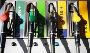 Allarme Codacons, gasolio sfiora 2,9 in autostrada: sulla Parma-La Spezia 2,829 a litro