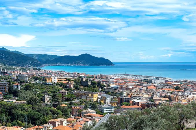 Lavagna, turista milanese di 90 anni muore mentre fa il bagno