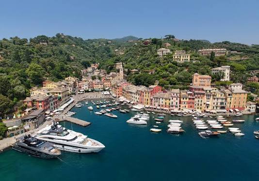 La Liguria vista da Portofino: non sempre le notizie arrivano dai ministri...