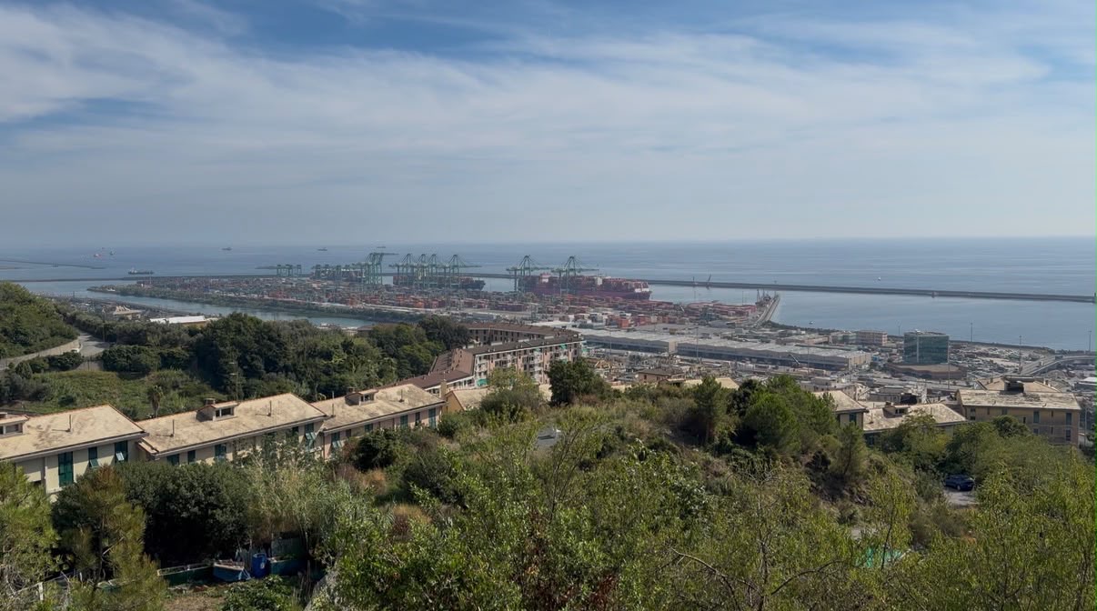 Porto di Pra’, i comitati del Ponente contro l’ampliamento: "Non c’è più spazio, basta sacrificare i quartieri"