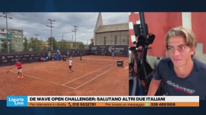 De Wave Open Challenger, atleti al lavoro in palestra tra scarico e stretching