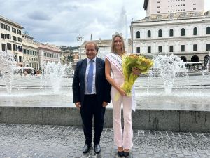 La neo miss Italia Sarah Rizea a Genova: "Non mi aspettavo tutto questo. Le polemiche? Me le faccio scivolare via"