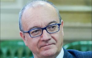 Caso Daneo, ministro Valditara: "Sul decreto scuola bambini costretti a scrivere striscioni antigovernativi in stile woke"