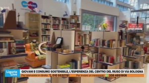 Giovani e consumo sostenibile, l'esperienza del centro del riuso di via Bologna