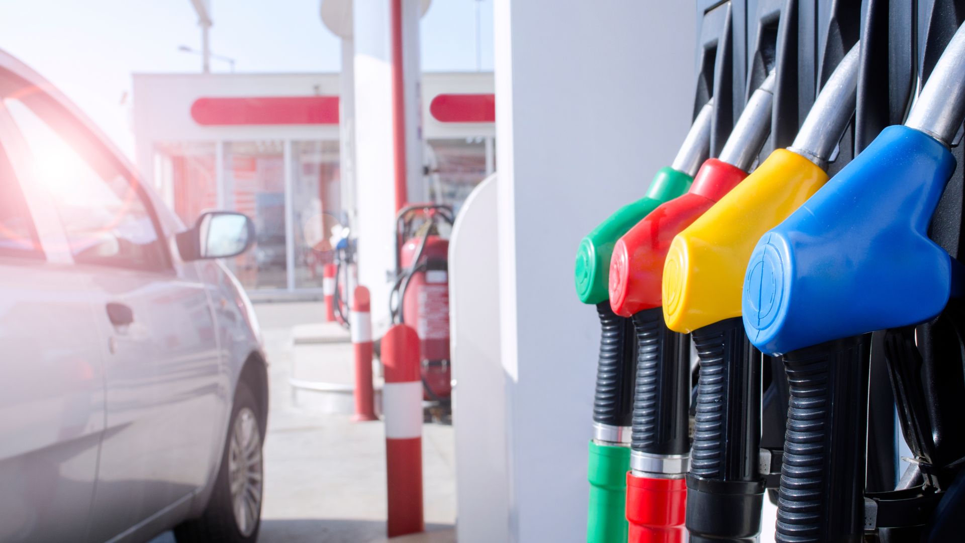 Caro carburanti, tetto sui prezzi dal 1° ottobre: anche Q8 si unisce ad ENI e IP