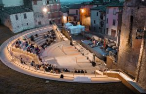 Ferentino, eleganza ed ecosostenibilità in passerella: successo per “Eleganza Senza Tempo”