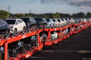 ÖBB Rail Cargo Group amplia la propria flotta di vagoni merci con 70 nuovi vagoni per trasporto di automobili 