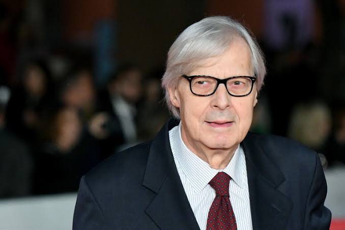 Vittorio Sgarbi in terapia intensiva al Gemelli di Roma, le condizioni sono gravi