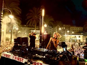 Oltre 40.000 al Porto Antico per dj Novah, Salis: "Vogliamo che i giovani trovino a Genova la musica che amano"