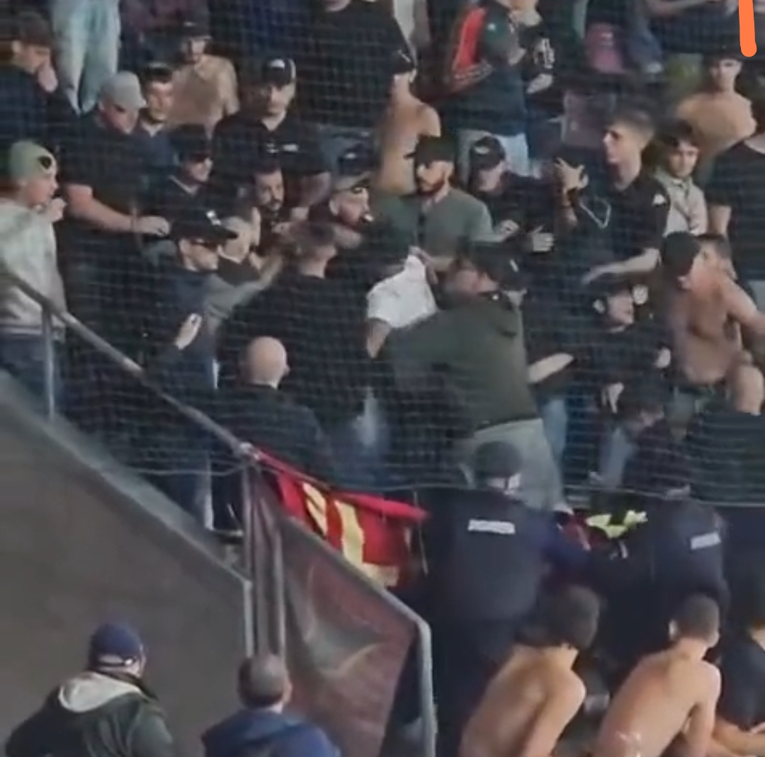 Rissa fra tifosi del Genoa durante l'amichevole con il Rapid: 5 fermati e poi rilasciati