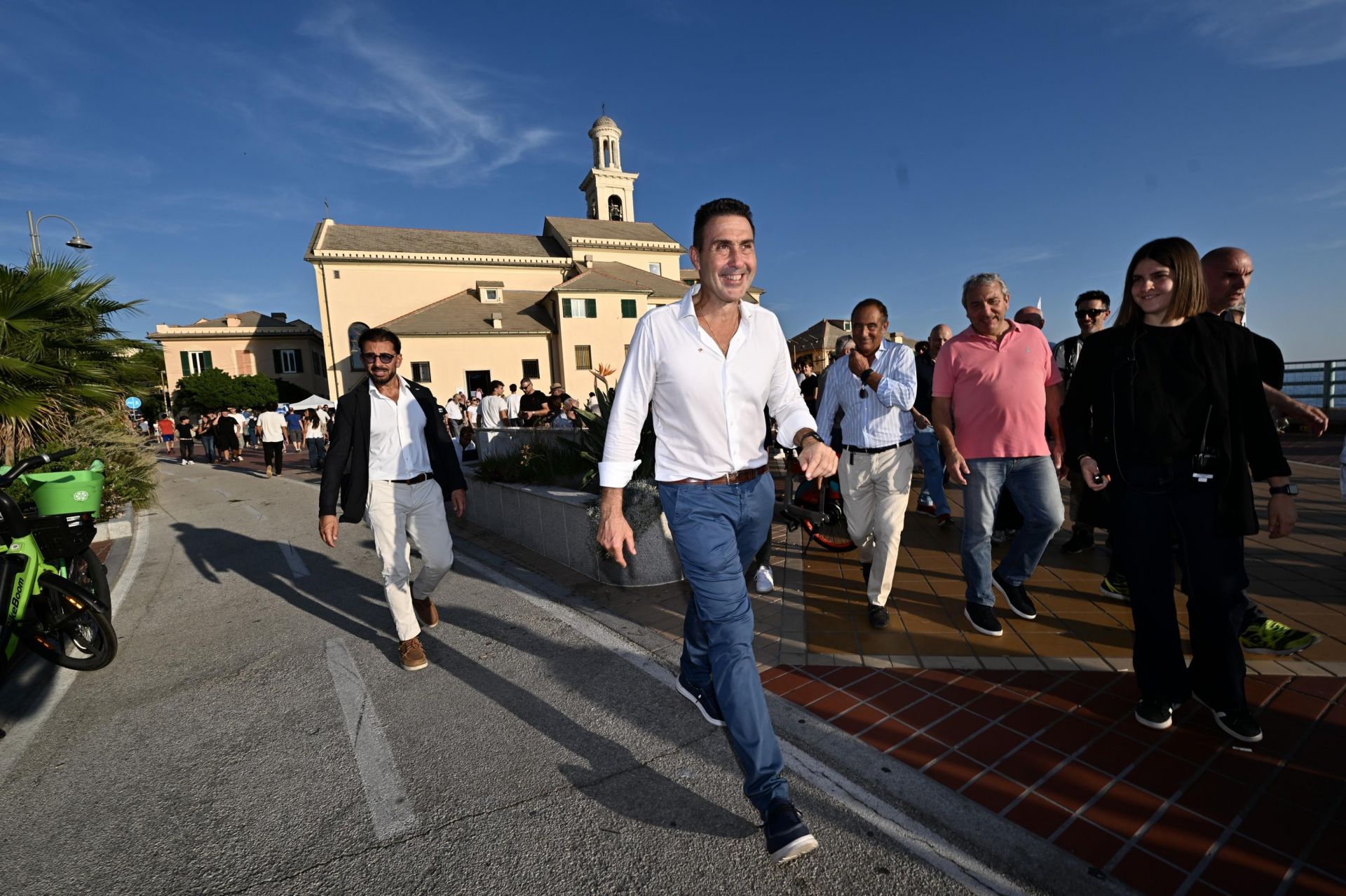 Vannacci a Genova attacca la Salis e la von der Leyen: "La sindaca si muova sulla sicurezza, no all'Europa del tracollo economico e sociale"
