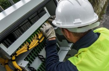 Attentati alla fibra ottica: dopo Genova, danneggiata anche la linea Milano-Torino