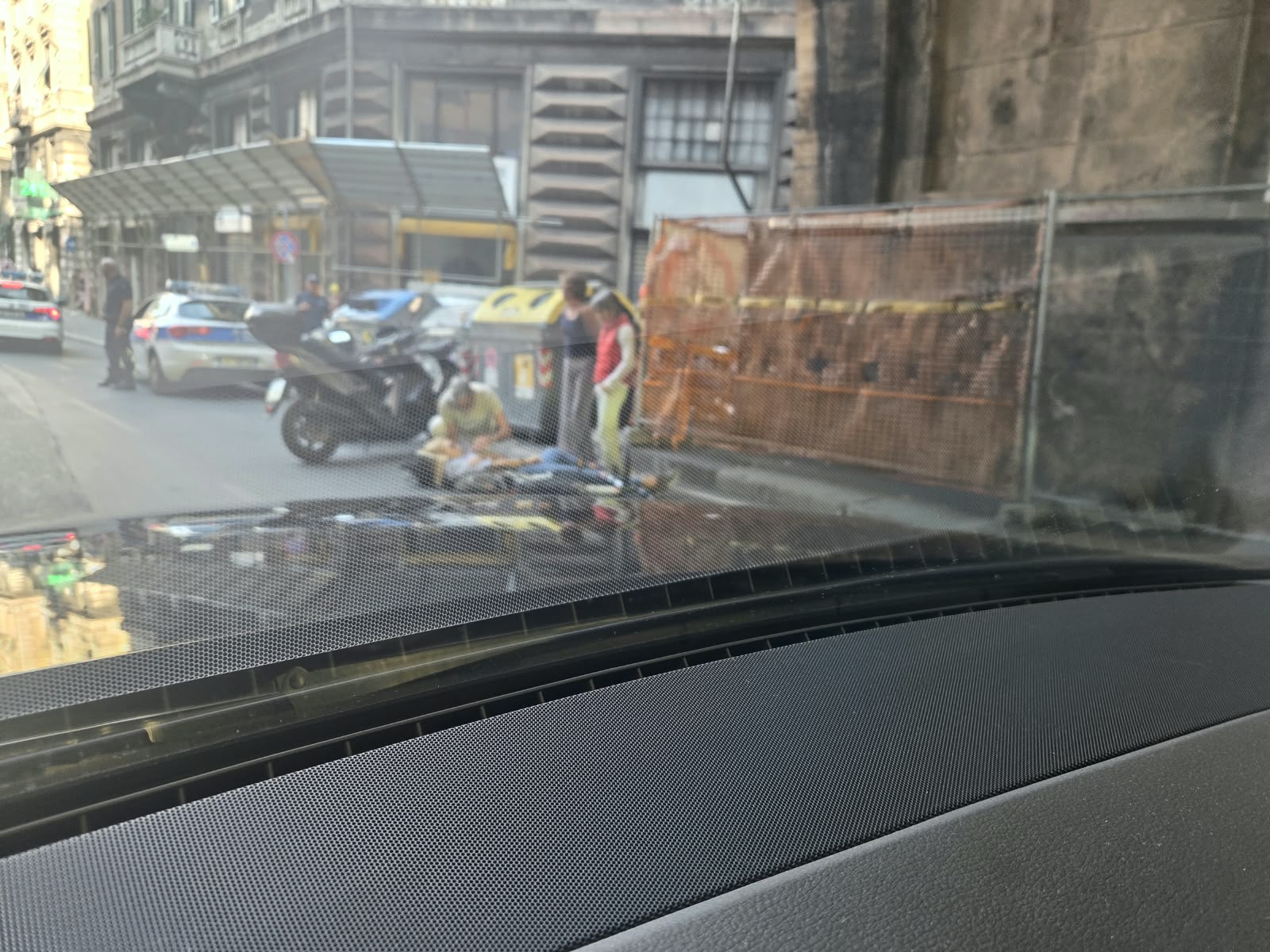 Incidente stradale, donna investita in piazza Portello 