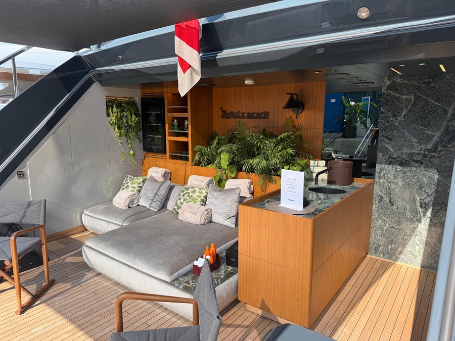 Il nostro viaggio sulla regina del Salone Nautico: la Mangusta 165REV (video)