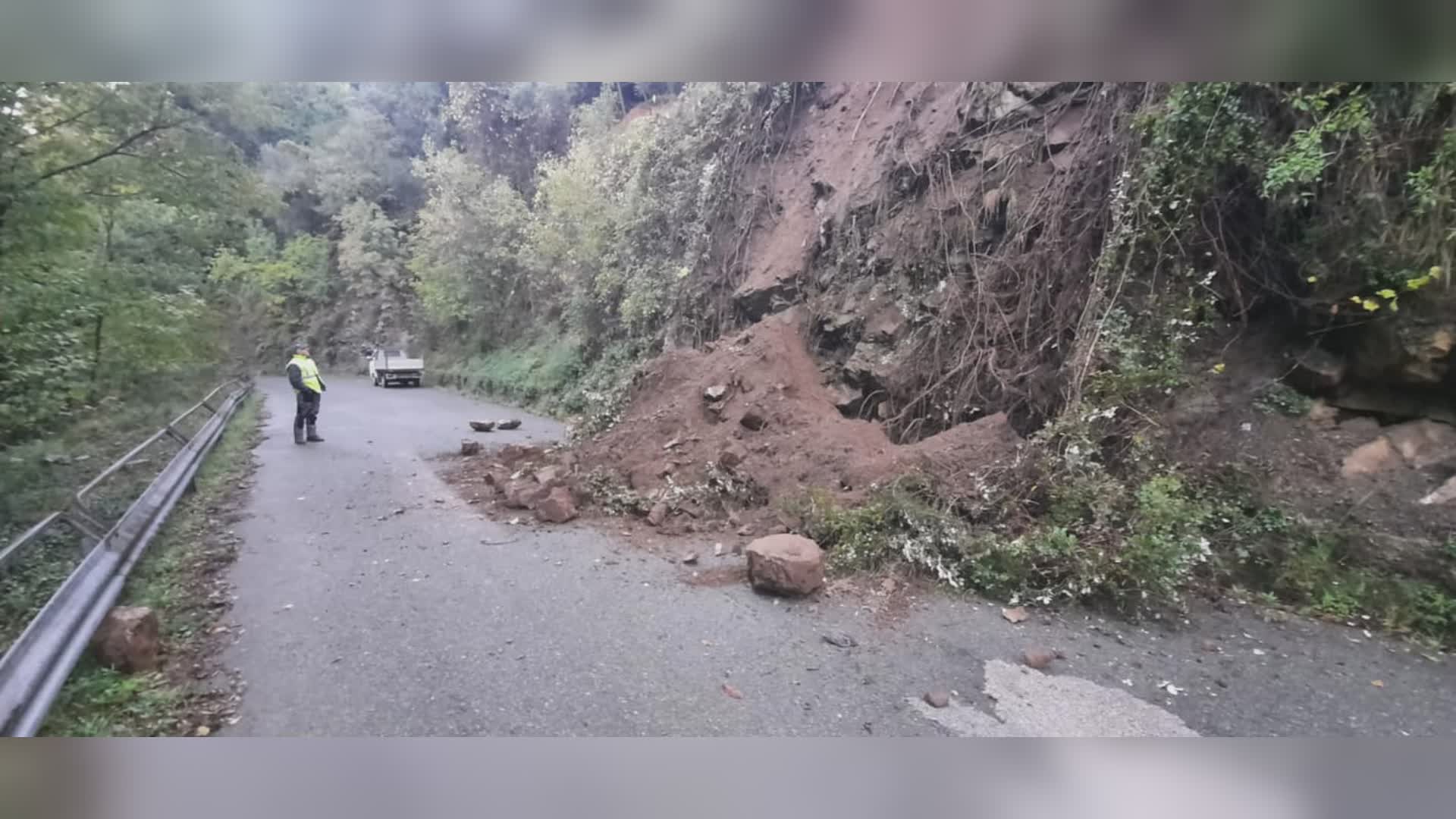Bilancio allerta a Levante: frana alle Cinque Terre, chiusura temporanea strada provinciale Val Graveglia
