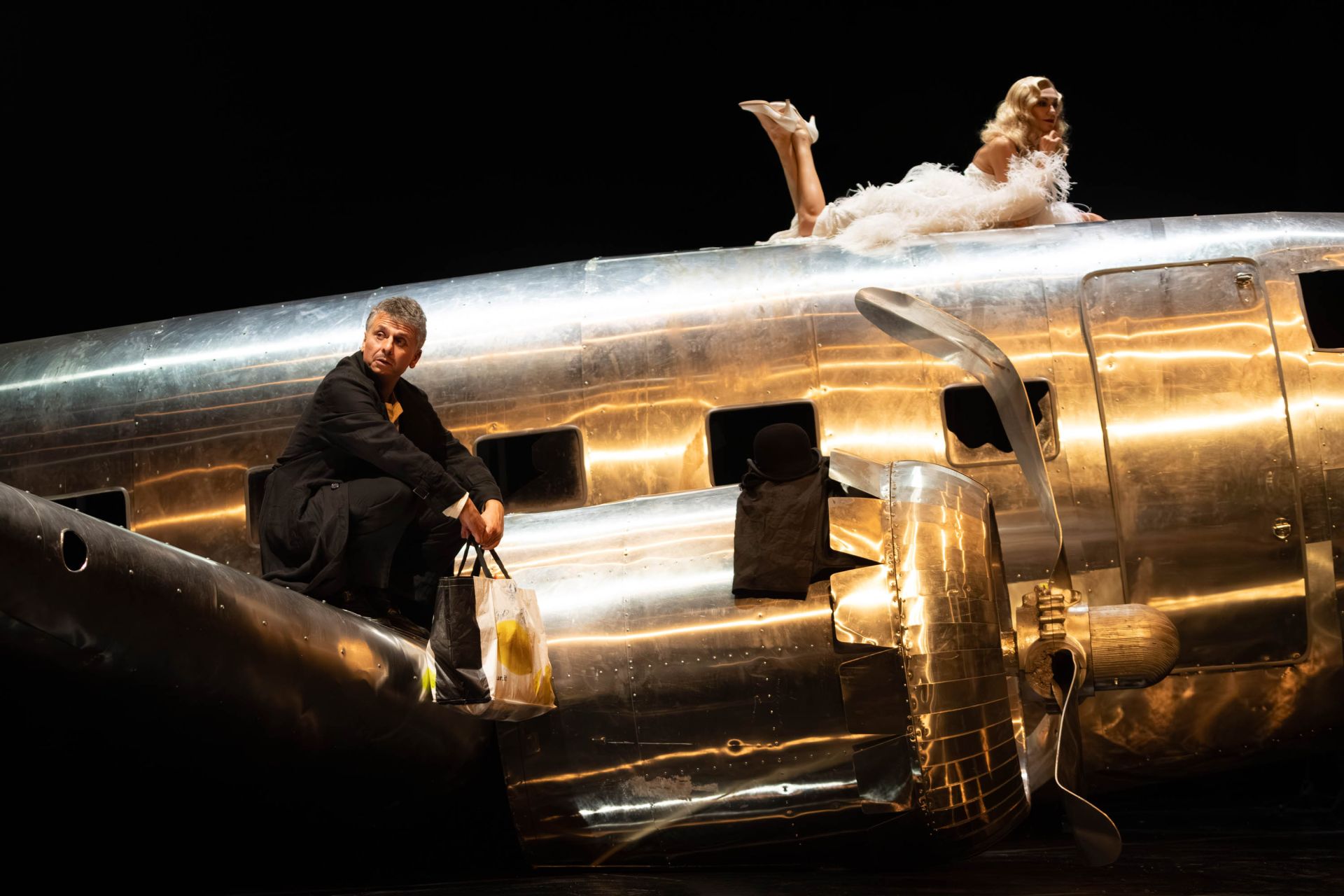 Genova, teatro: successo per 'L'Orlando furioso' di Livermore al Nazionale