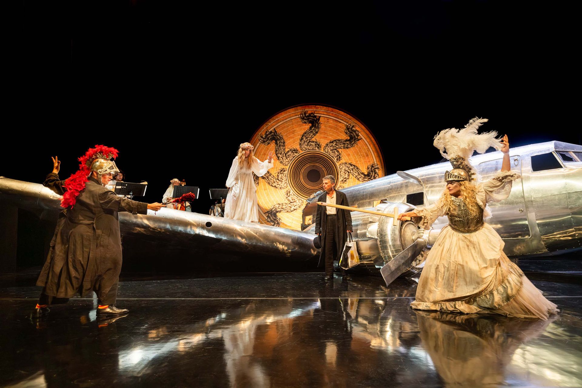 Genova, teatro: successo per 'L'Orlando furioso' di Livermore al Nazionale