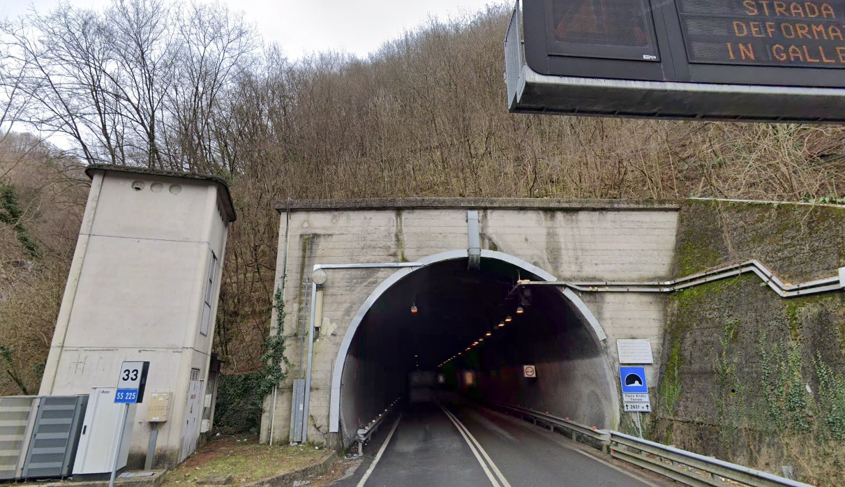 Bargagli: incidente nel tunnel, 17enne gravissimo al San Martino