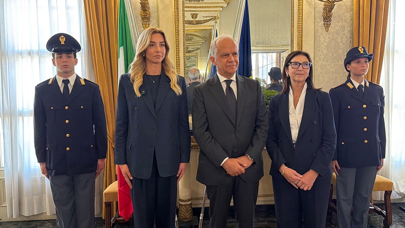 Sicurezza a Genova, Piantedosi: "Oltre 1 milione di euro per presidio fisso di polizia nel centro storico. Centro di rimpatrio? Sarebbe l'ideale"