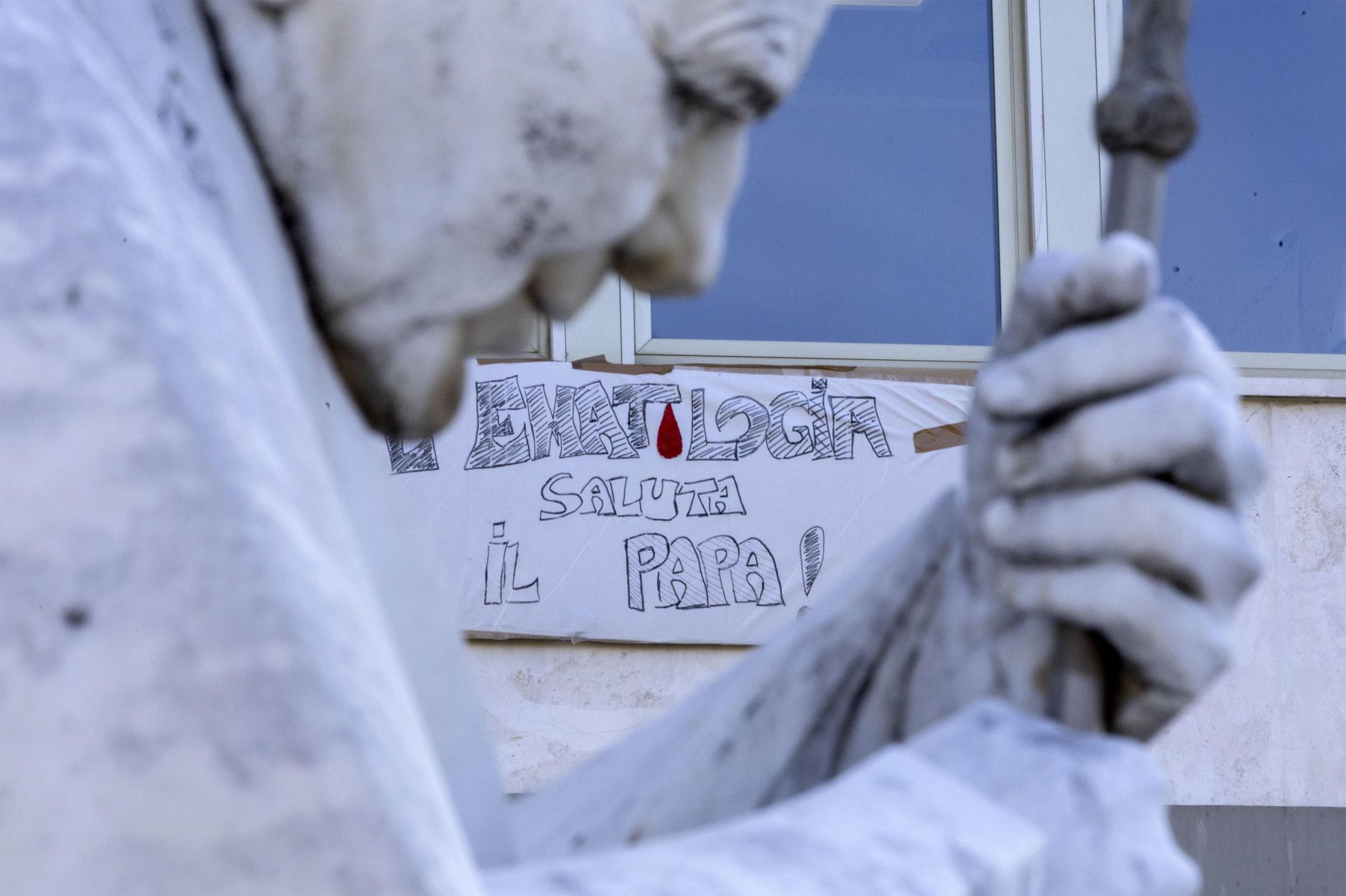 Leone XIV, buone notizie dal Gemelli: "La radiografia mostra la buona ripresa del polmone"