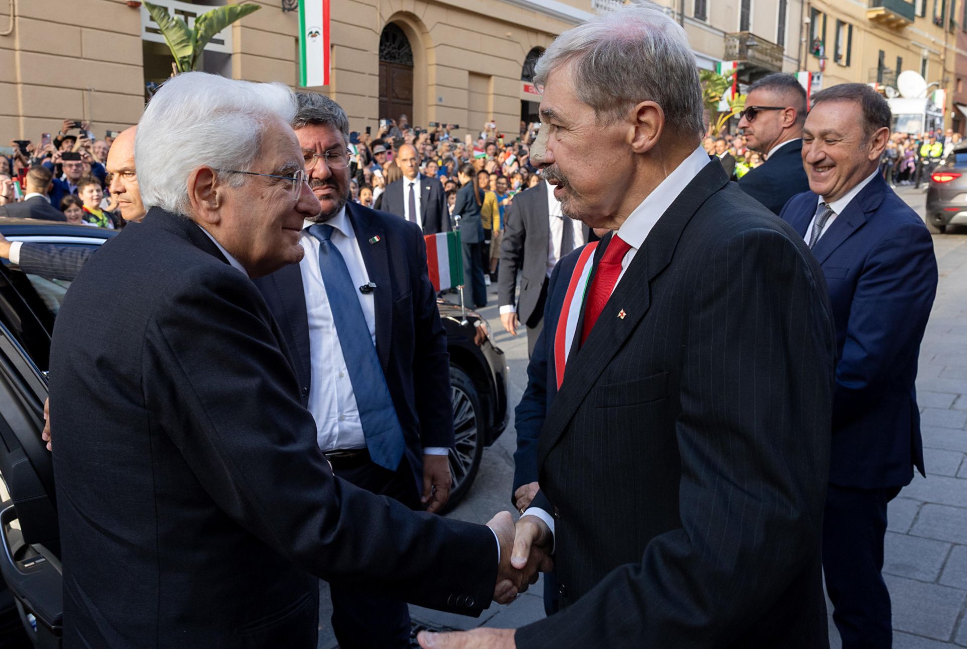 Imperia, Mattarella: "Le Province escano dal limbo". Sicurezza nelle città: "Violenze da soggetti inediti, serve analizzarle"