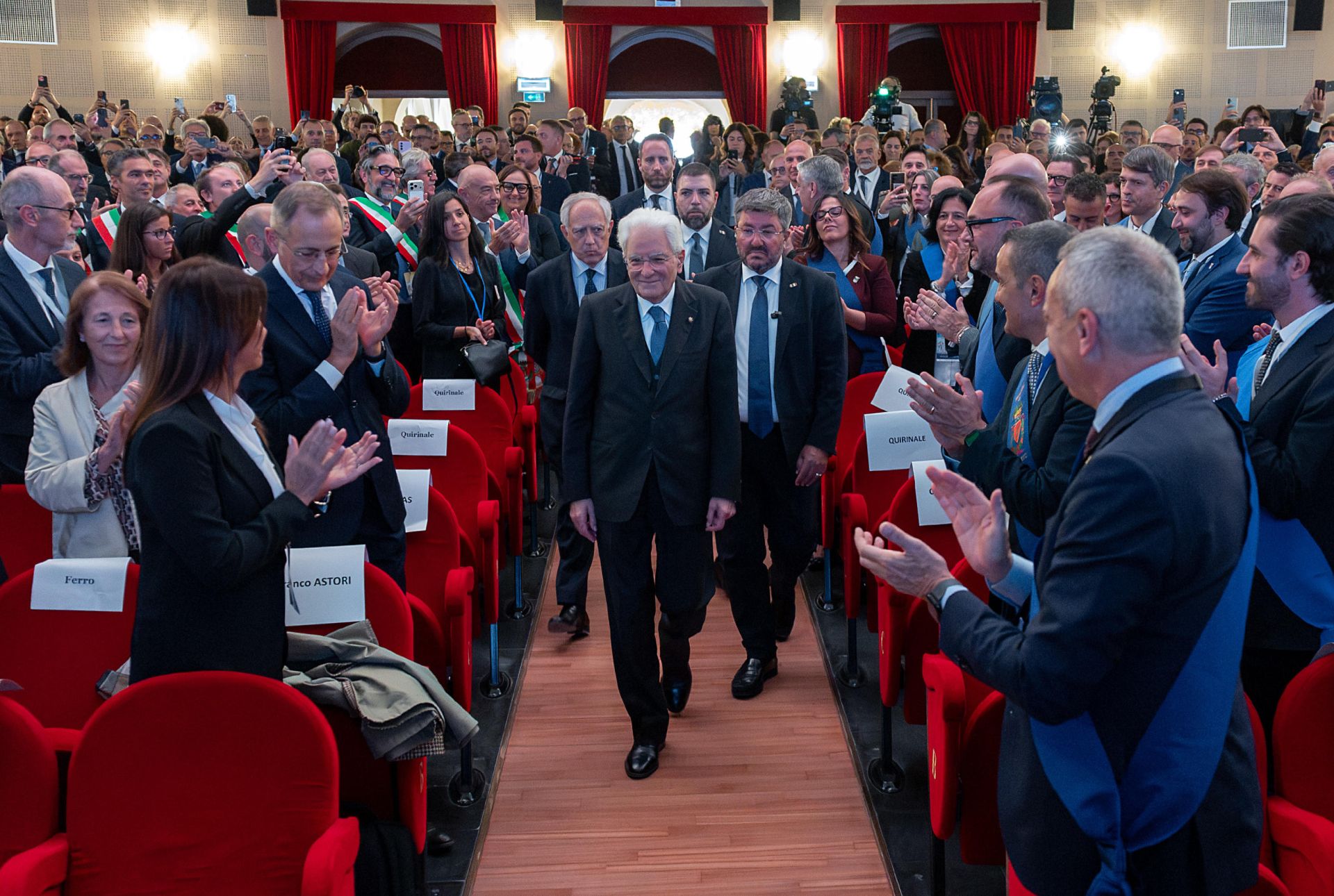 Imperia, Mattarella: "Le Province escano dal limbo". Sicurezza nelle città: "Violenze da soggetti inediti, serve analizzarle"