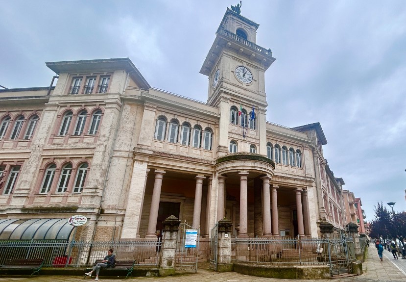 Sestri Levante, i fondi dell’otto per mille per ristrutturare il tetto della scuola “Monumento ai Caduti"