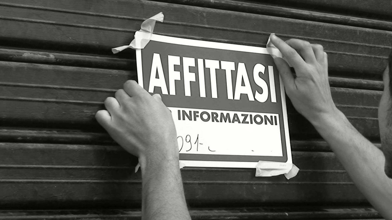 Commercio, allarme desertificazione: nei piccoli centri chiuso un negozio su due