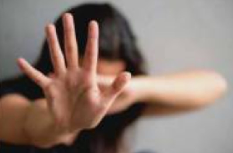 Allarme tra Imperia e Savona: in alcune chat legate al 'Movimento 17 ottobre' un elenco di 18 ragazze da violentare